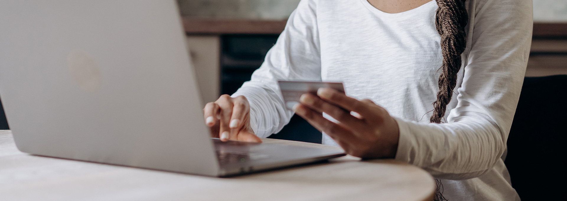 woman paying her credit card payment online